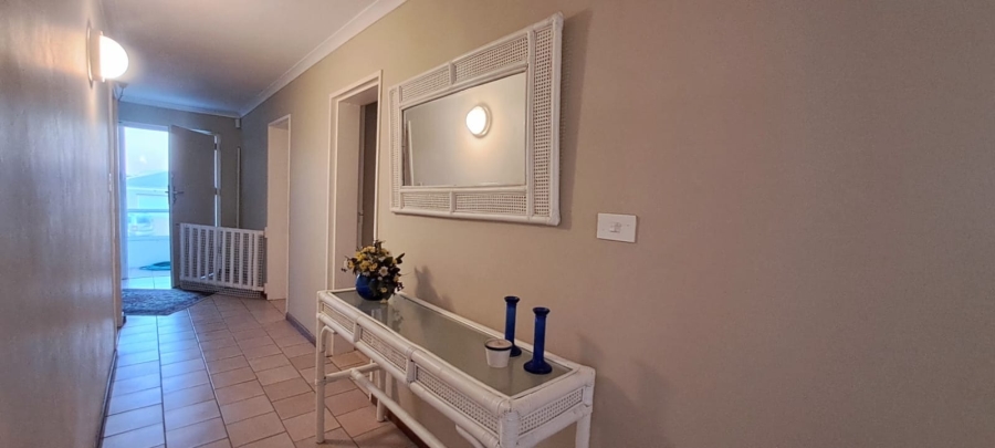 To Let 5 Bedroom Property for Rent in Vermont Western Cape